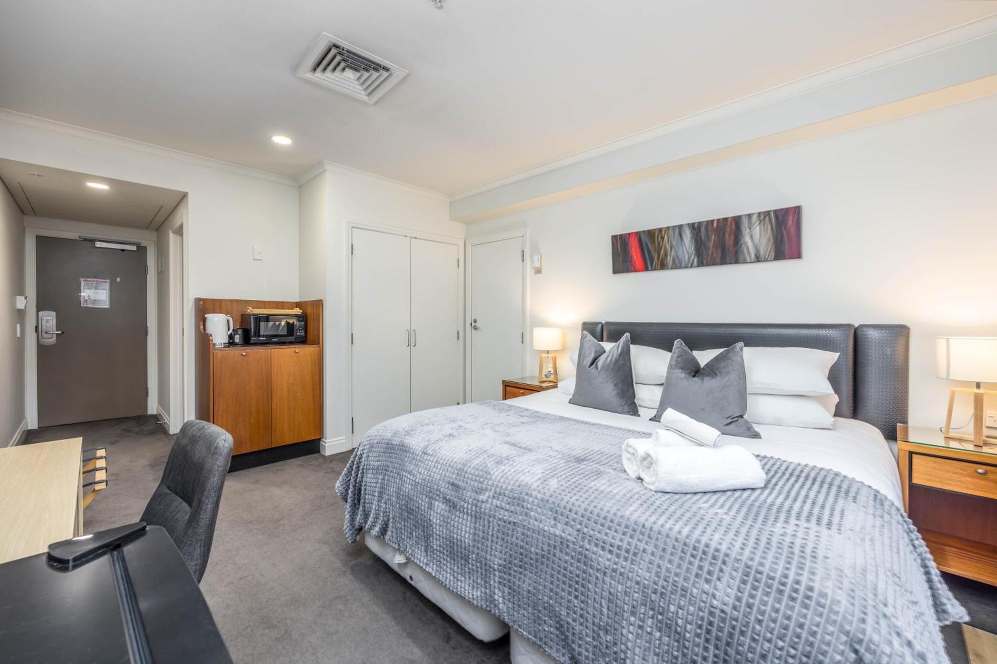 Highrise Studio Apartment W/ Ac, Pool & Gym In Auckland Cbd Екстериор снимка