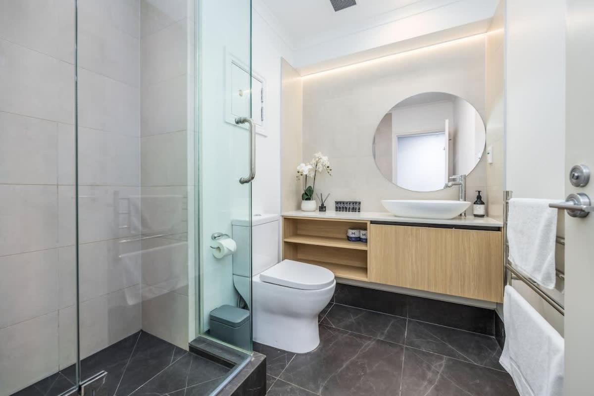 Highrise Studio Apartment W/ Ac, Pool & Gym In Auckland Cbd Екстериор снимка